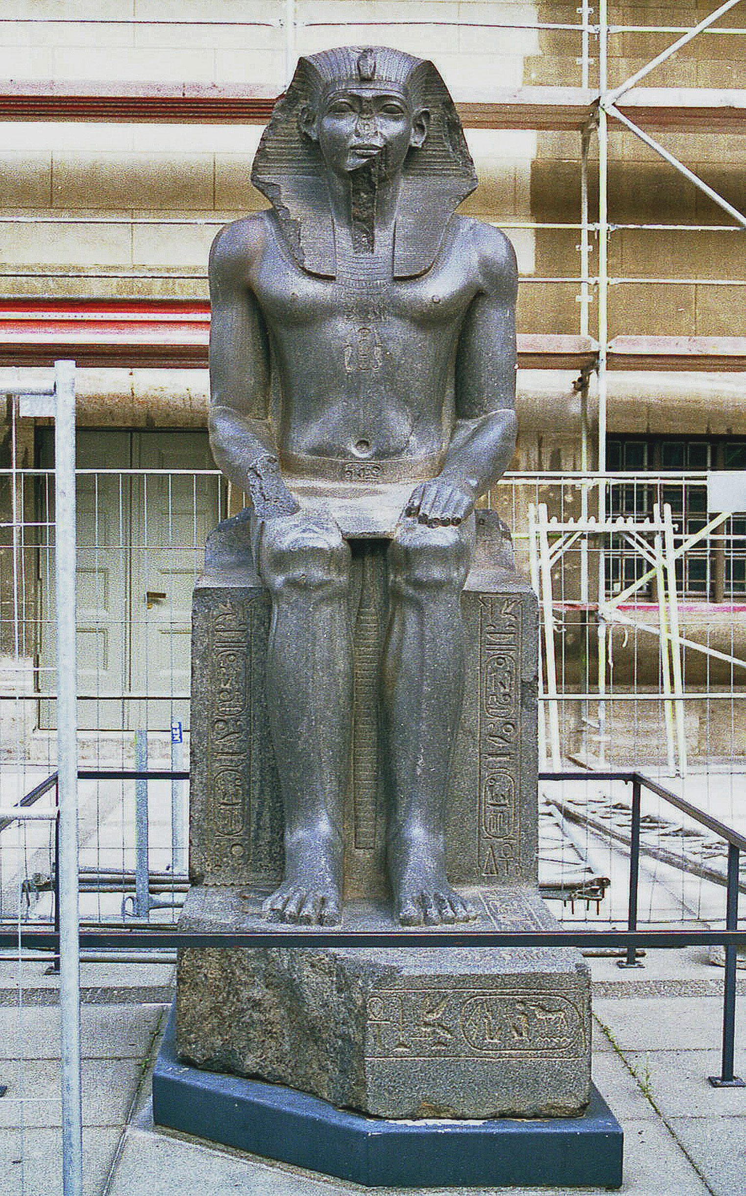 تمثال أمنمحات الثاني